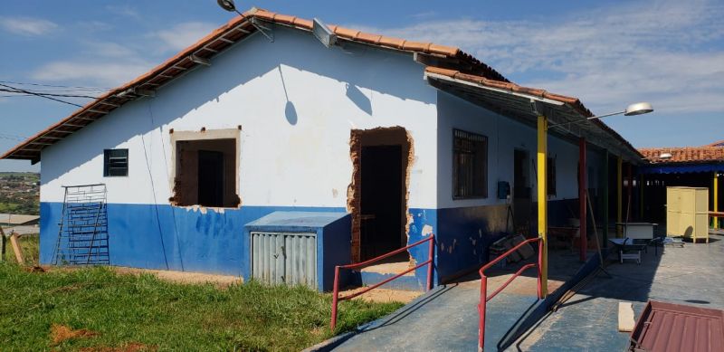 Escola Municipal Olinda Maria da Cunha recebe obras de melhorias.